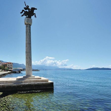 Beautiful Apartment In Kastel Stari With Jacuzzi Kaštela Exterior foto