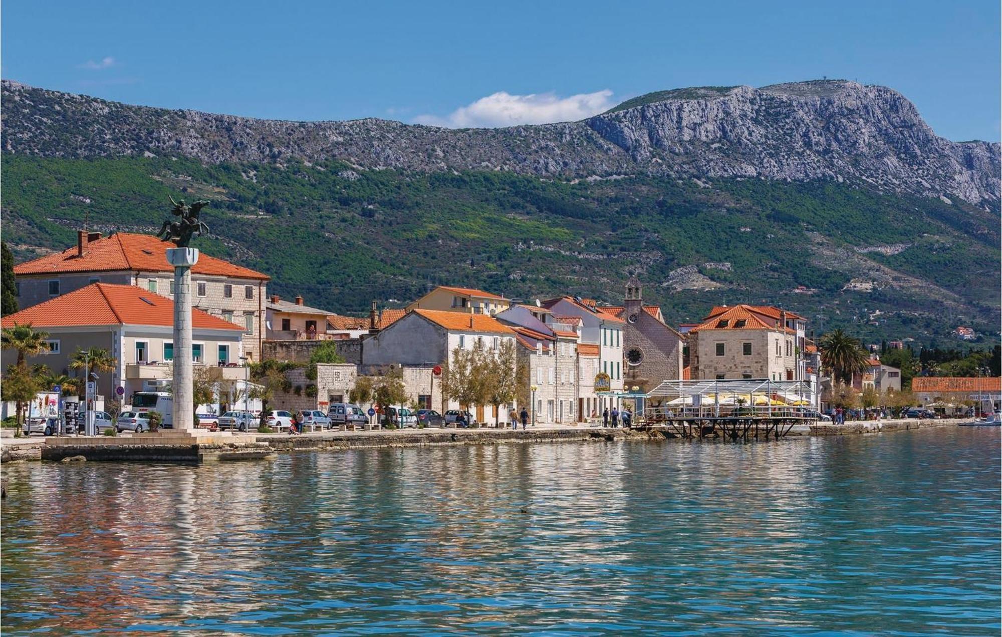 Beautiful Apartment In Kastel Stari With Jacuzzi Kaštela Exterior foto